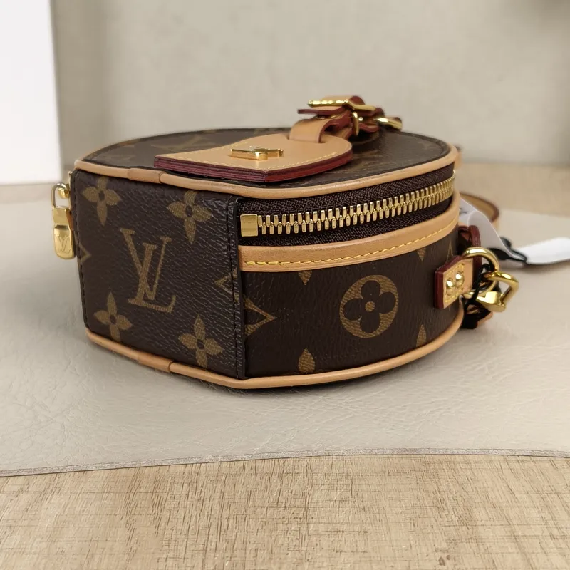 Louis Vuitton Crossbody Bag Mini BOITE CHAPEAU Monogram PV Cmini13 × 6.5 × 12 cm — detail view 10 of 12