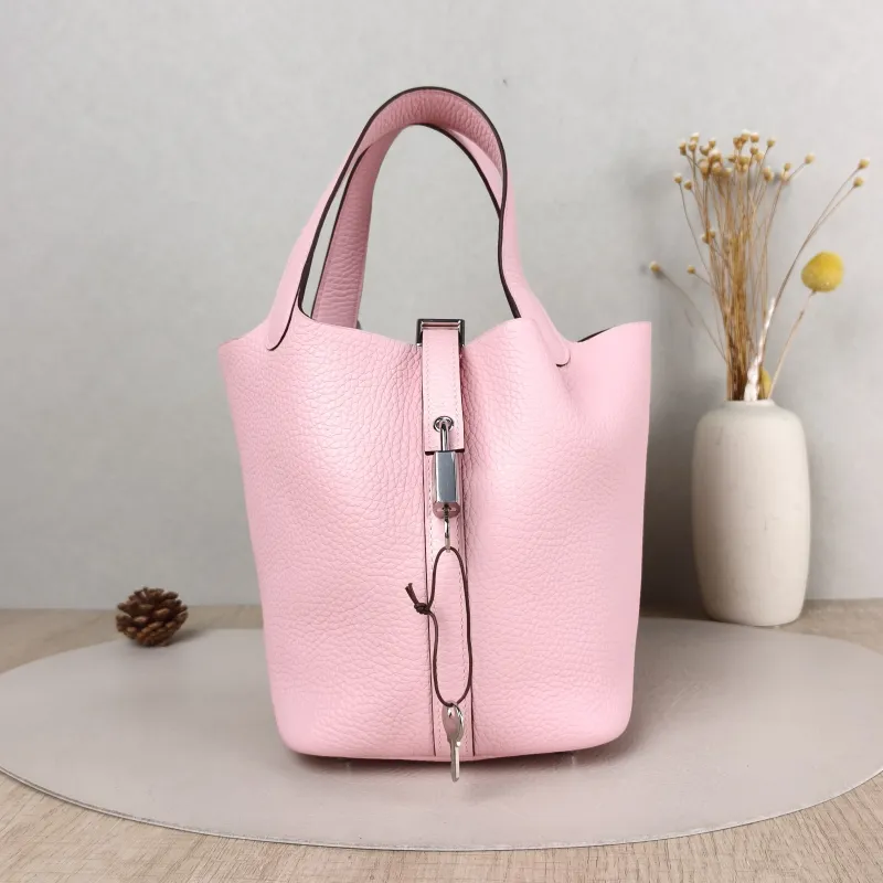 Hermès Top Handle Bag Picotin Lock 18 18 Pink Taurillon Clemence TC Calfskin Small 18 × 13 × 18 cm K