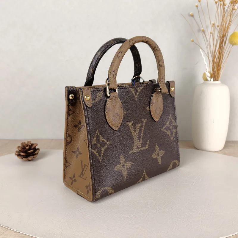 Louis Vuitton Crossbody Bag Onthego BB Monogram PVCBB18 × 8.5 × 15 cm — cover view 5 of 6