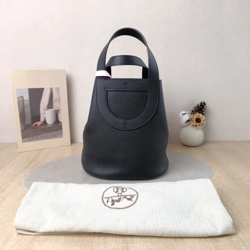Hermès Top Handle Bag In-the-Loop 23 89Black Taurillon Clemence TC Calfskin Medium 23 × 15 × 25 cm B — cover view 4 of 6