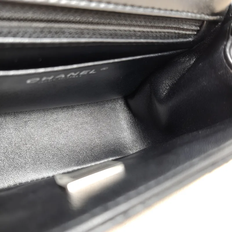 Chanel Crossbody Bag Classic Flap Mini CF Mini Black Lambskin17 × 8 × 13.5 cm — detail view 8 of 13