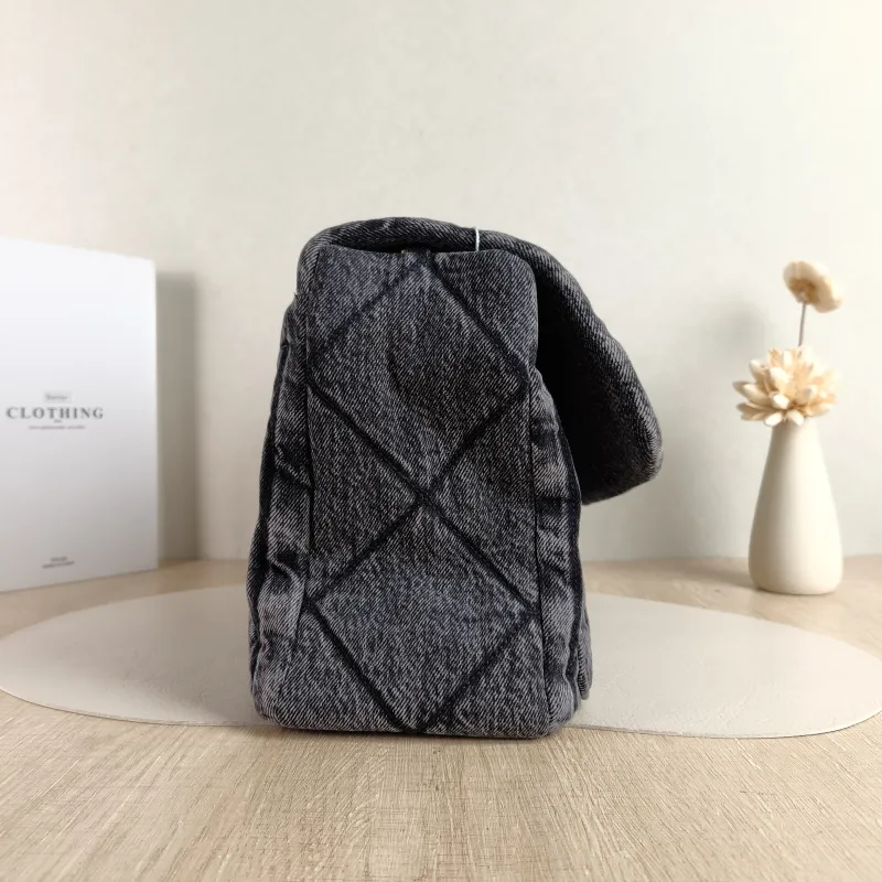 Chanel Shoulder Bag Grey One Size 33 × 12 × 22 cm — detail view 1 of 15