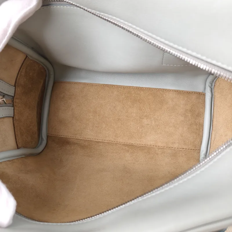 LOEWE Crossbody Bag amazona 19 Grey Calfskin Small 20.5 × 11.5 × 18 cm — detail view 10 of 12