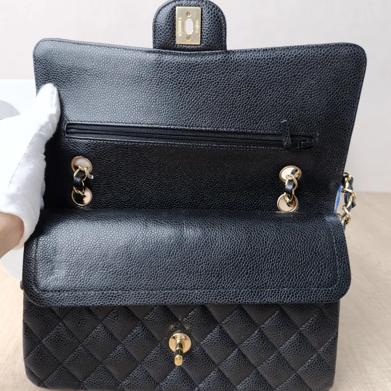 Chanel Crossbody Bag Classic Flap CF Black Grained Calfskin Medium 25.5 × 6.5 × 15.5 cm — detail view 4 of 14