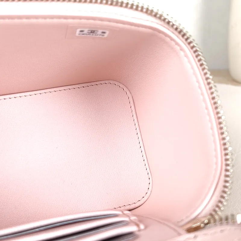 Chanel Crossbody Bag Edition Pink Lambskin Mini 16 × 8 × 9.5 cm — detail view 5 of 13