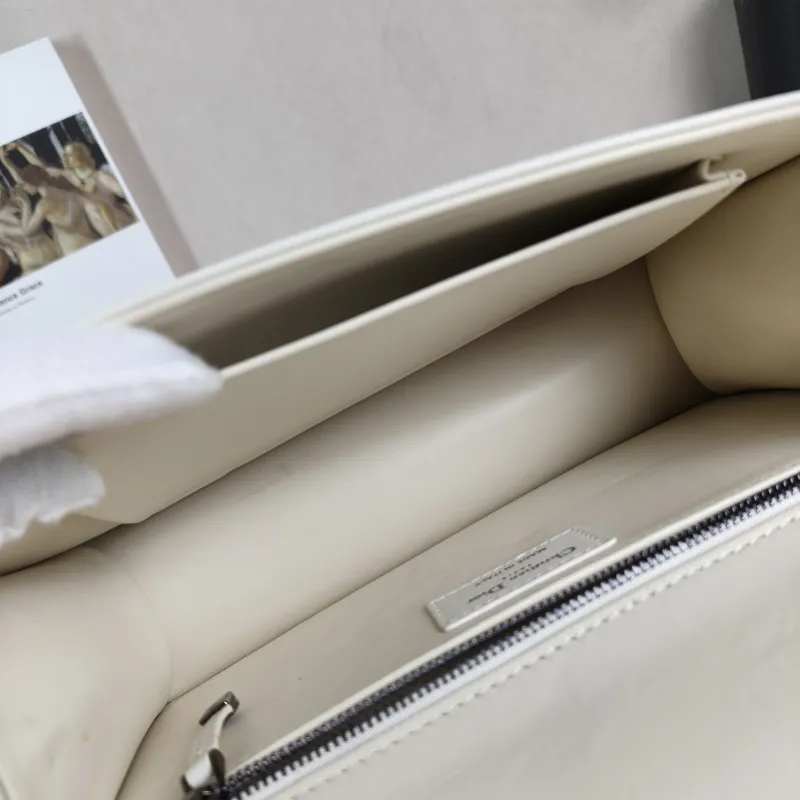 DIOR Crossbody Bag30Montaigne White Lambskin One Size25 × 8 × 15 cm — detail view 4 of 13