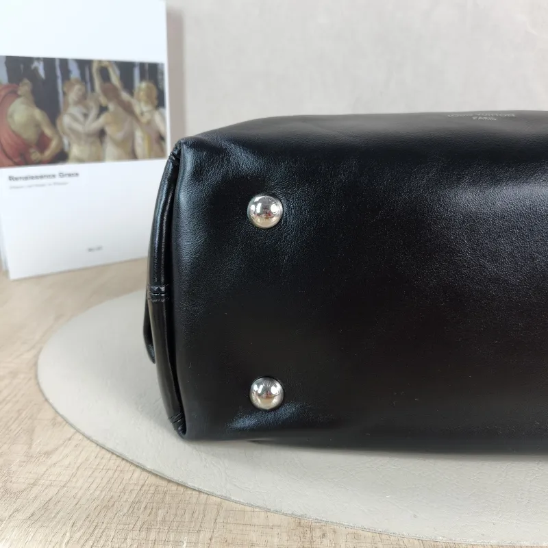 Louis Vuitton Crossbody Bag Carryall Cargo Vibe Black SL ambskin Small 33.5 × 15 × 23 cm — detail view 2 of 10