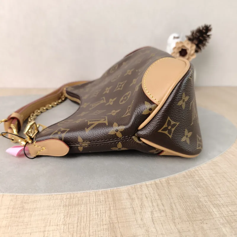 Louis Vuitton Crossbody Bag Boulogne PVC Small26 × 9.5 × 16 cm — detail view 15 of 15