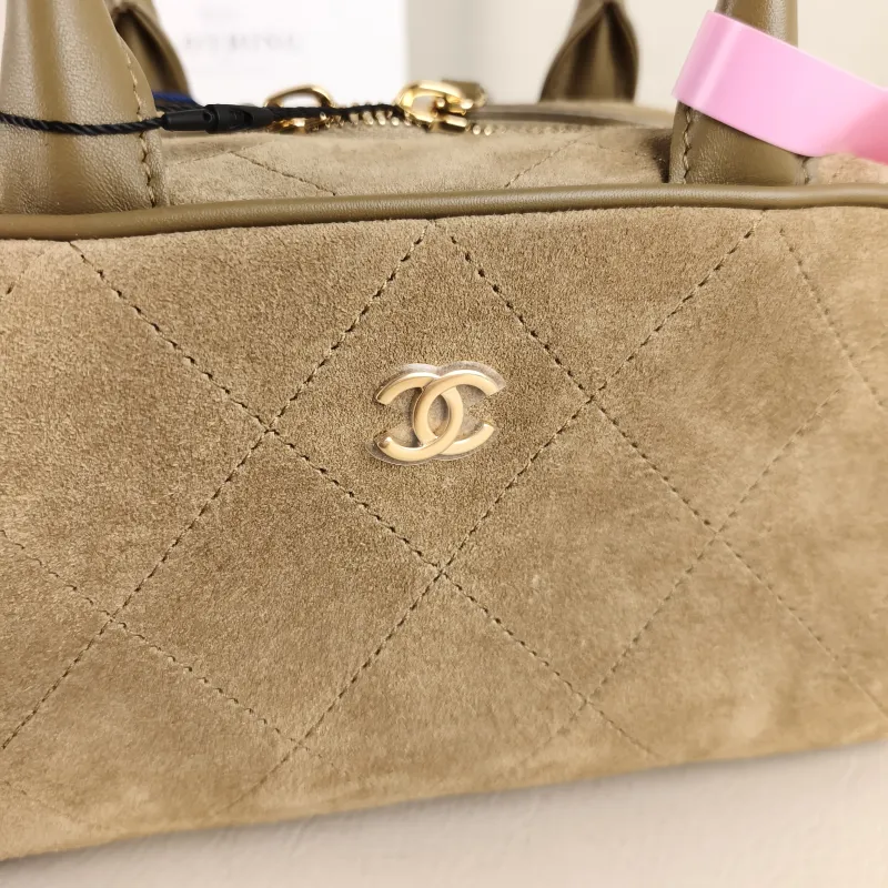 Chanel Crossbody Bag Bowling Bag Taupe Suede One Size 20 × 9 × 12 cm — detail view 11 of 12