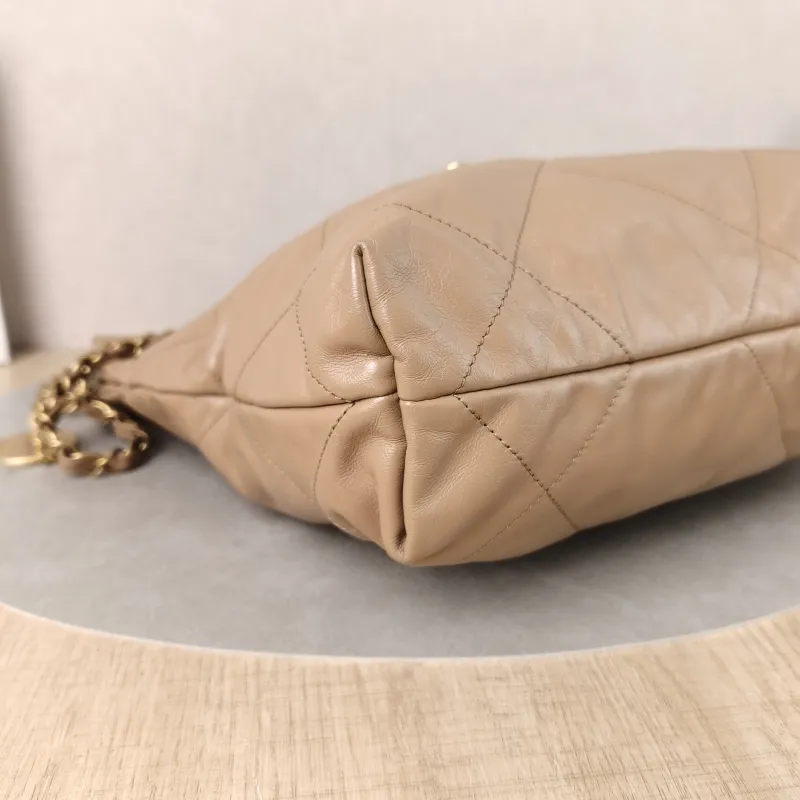 Chanel Shoulder Bag22Bag Taupe Calfskin Small35 × 7 × 37 cm — detail view 7 of 17