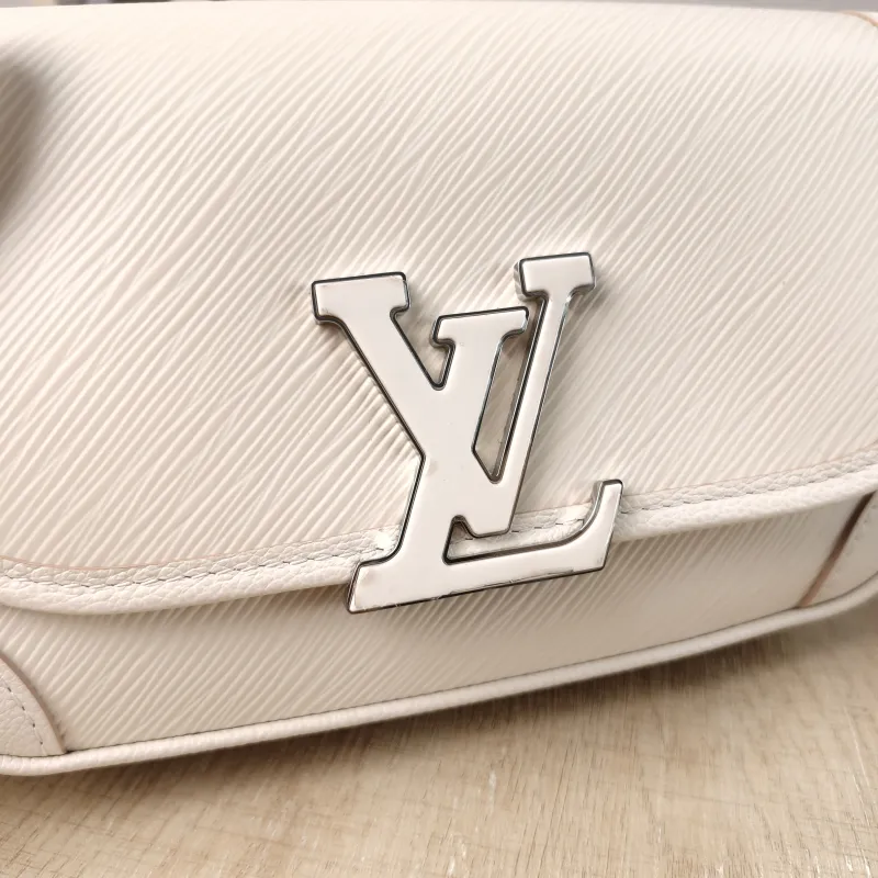 Louis Vuitton Shoulder Bag BUCI Beige Epi Embossed Calfskin One Size 24.5 × 9 × 15.5 cm — detail view 1 of 12
