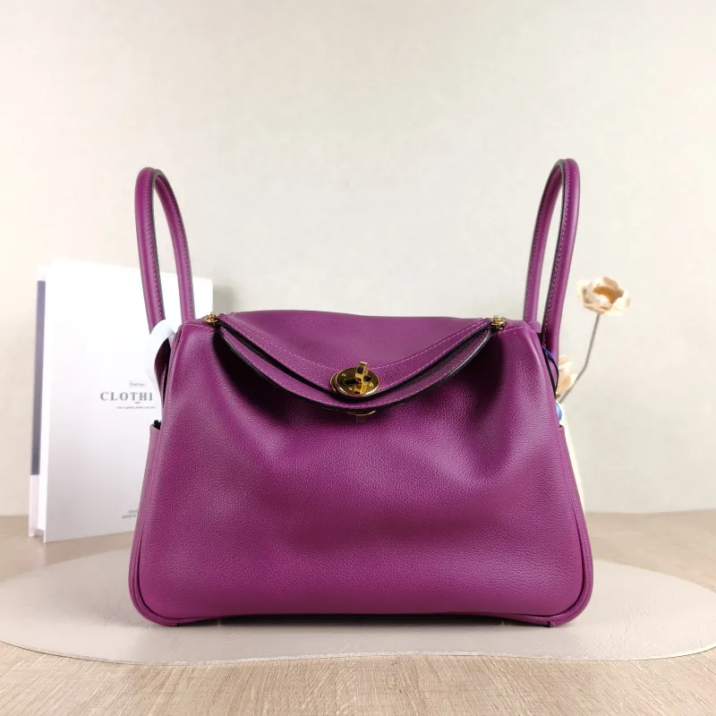 Hermès Crossbody Bag Lindy 26 P9Anemone Taurillon Clemence TC Calfskin Small 26 × 12 × 18 cm Y
