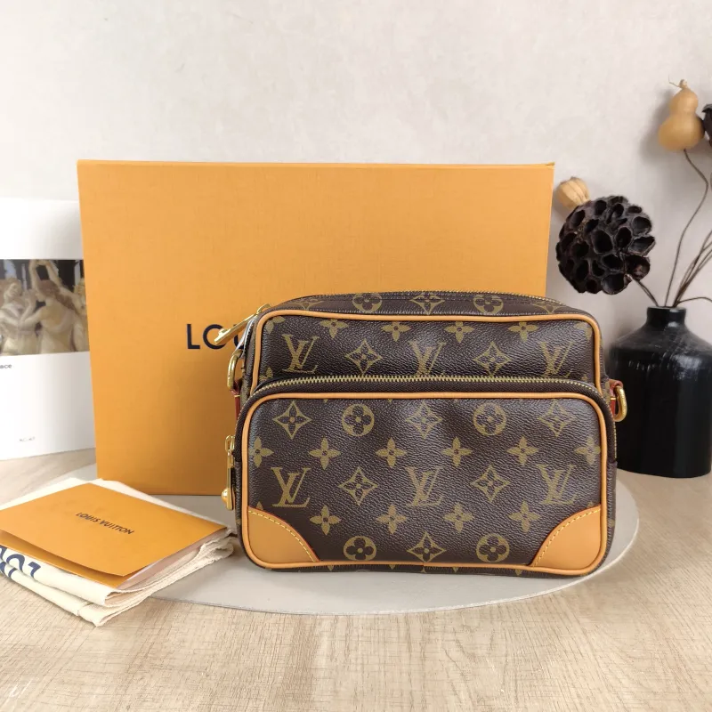 Louis Vuitton Crossbody Bag Nil Messenger Bag Monogram PVC One Size 25 × 11 × 17.5 cm — cover view 2 of 6