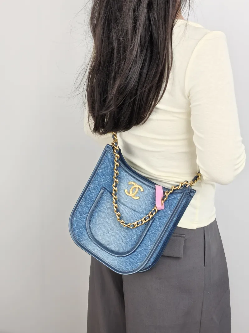 Chanel Crossbody Bag hobo One Size 22 × 6 × 24 cm — on-model view 1 of 2