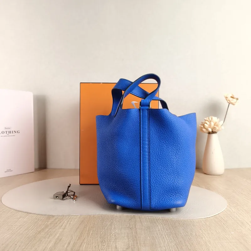 Hermès Top Handle Bag Picotin Lock 18 18 I7 TC Calfskin Small 18 × 13 × 18 cm Y — cover view 5 of 6