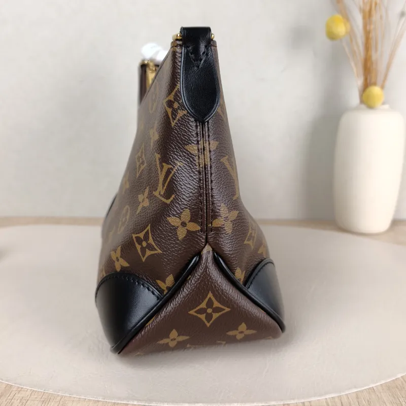 Louis Vuitton Crossbody Bag Boulogne PVC Small 26 × 9.5 × 16 cm — detail view 7 of 13