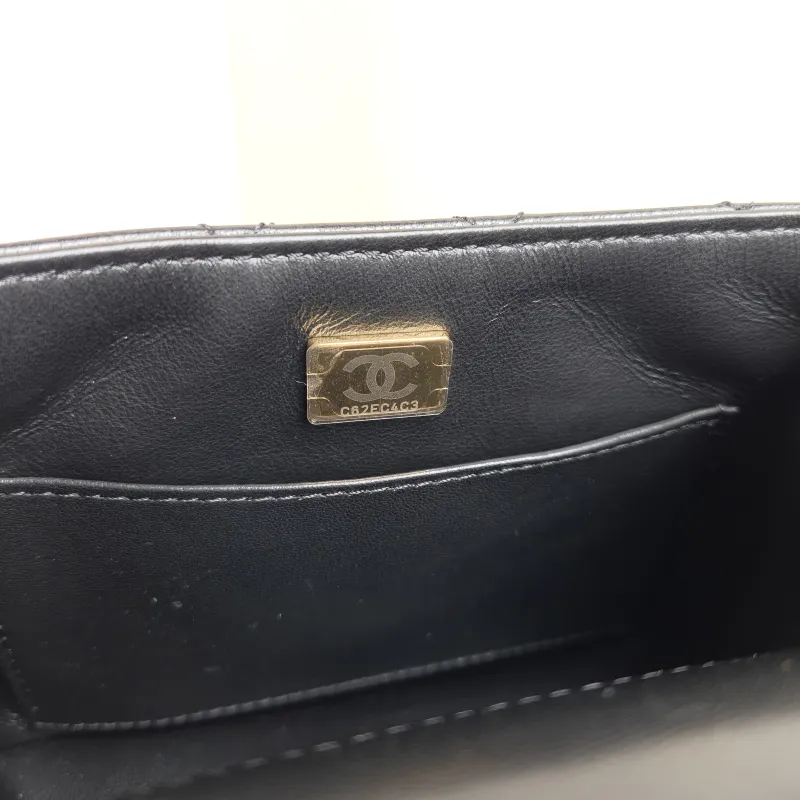 Chanel Crossbody Bag Edition Black Calfskinmini16 × 7 × 15 cm — detail view 8 of 11