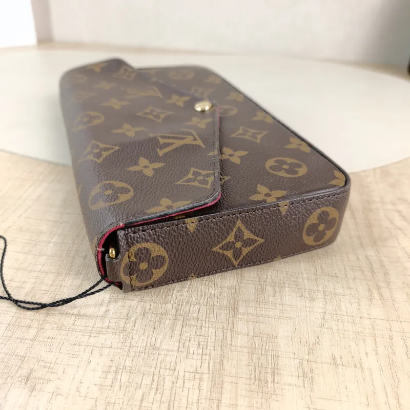 Louis Vuitton Crossbody Bag Pochette Félicie Monogram PVC Small21 × 3 × 12 cm — detail view 9 of 17