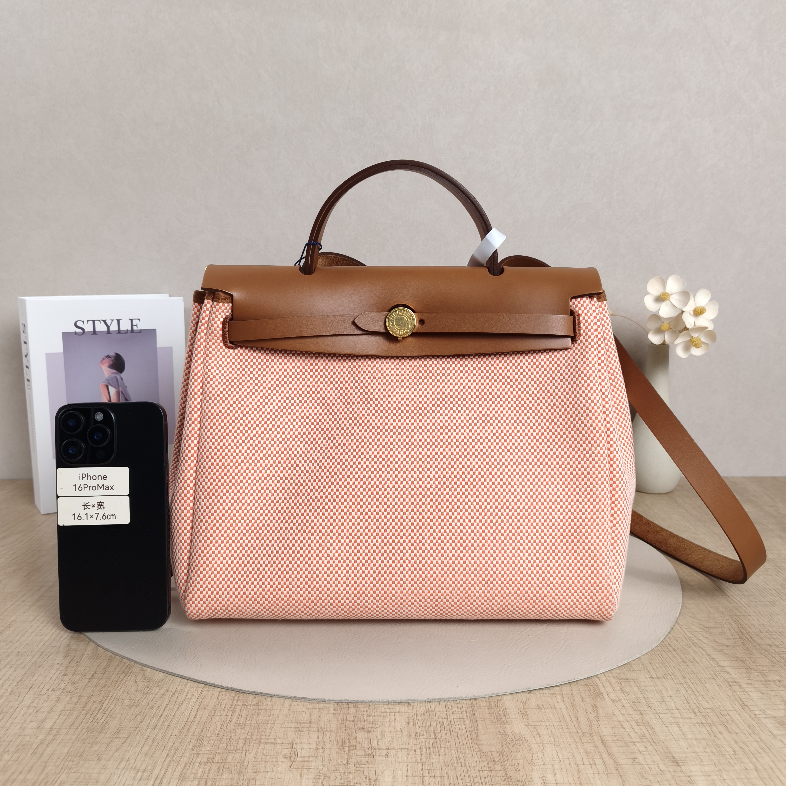 Hermès Shoulder Bag Herbag 31Pink · White Canvas Medium31 × 10 × 25 cm — cover view 8 of 12