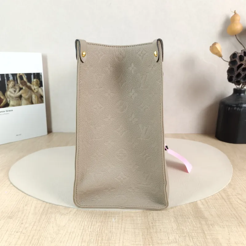 Louis Vuitton Shoulder Bag Onthego Medium Monogram Empreinte Embossed Calfskin Medium 35 × 14 × 27 cm — detail view 4 of 11