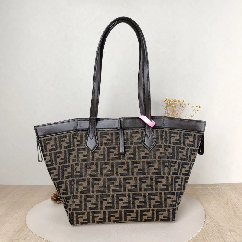 FENDI Crossbody Bag origami Monogram Calfskin Medium 27 × 16.5 × 27 cm — cover view 3 of 5
