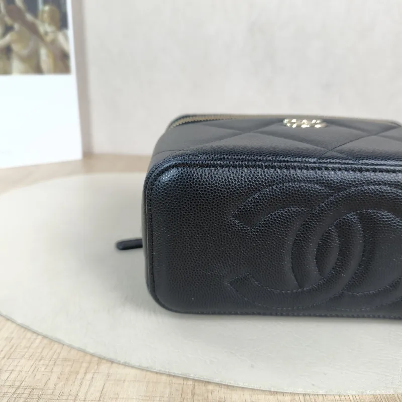 Chanel Crossbody Bag Edition Black Grained Calfskin Mini 16 × 8 × 9.5 cm — detail view 6 of 12