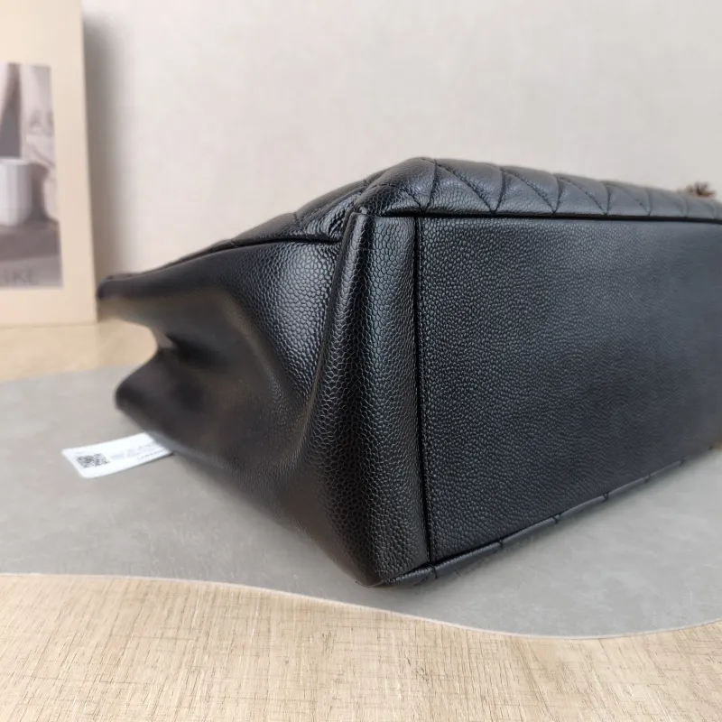 Chanel Shoulder Bag Grand Shopping Tote​ GST Shopping Tote Black Grained Calfskin Large 33 × 13 × 24 cm 15 — detail view 5 of 15