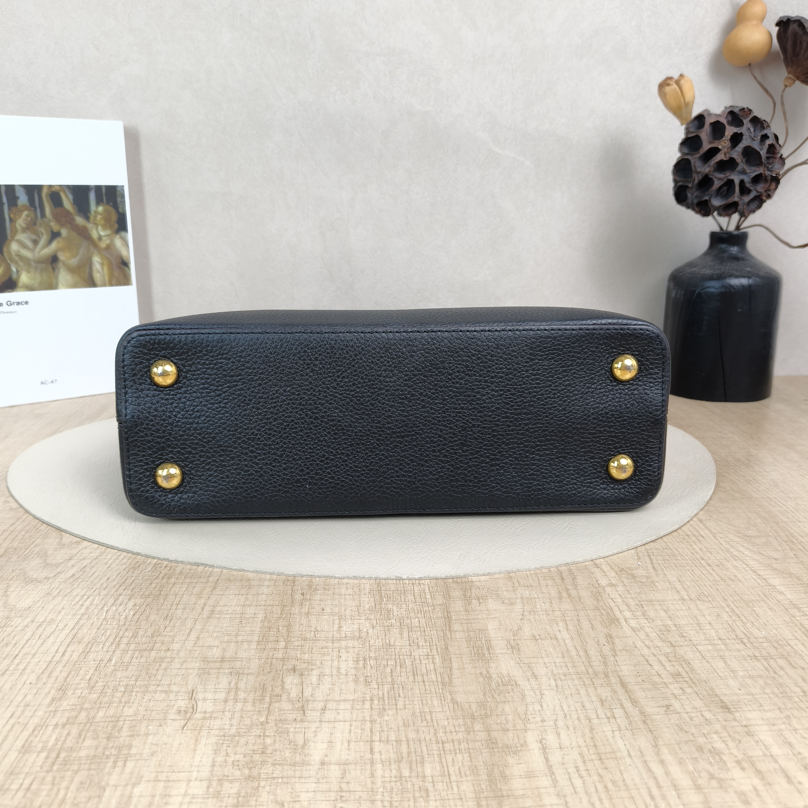 Louis Vuitton Top Handle Bag Capucines Black Calfskin Medium31 × 11 × 20 cm — cover view 5 of 5