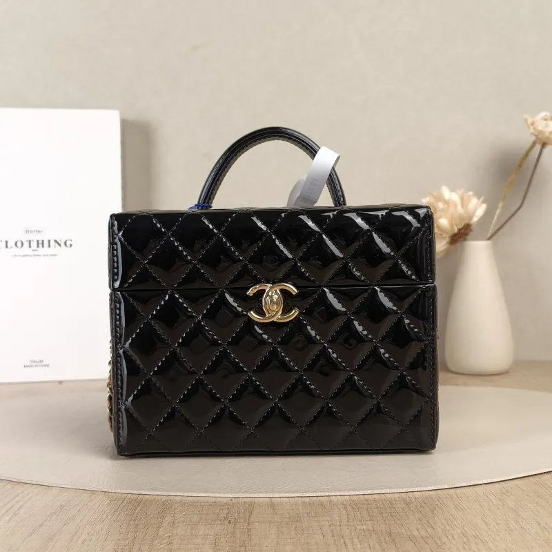 Chanel Crossbody Bag25a Box Bag Black Patent Leather Small18 × 8 × 14.5 cm