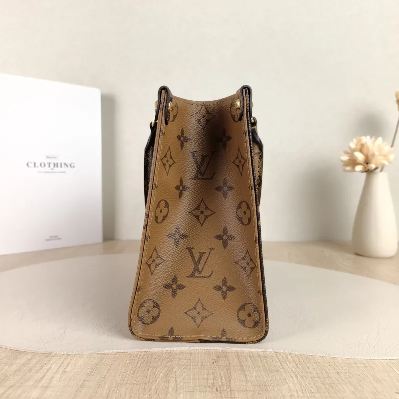 Louis Vuitton Shoulder Bag Onthego Monogram PVC Small 25 × 11.5 × 19 cm — detail view 1 of 10