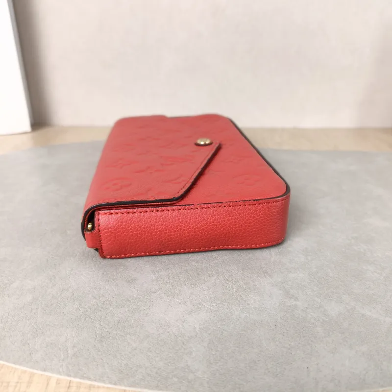 Louis Vuitton Crossbody Bag Pochette Félicie Red Calfskin Small21 × 3 × 12 cm — detail view 9 of 13