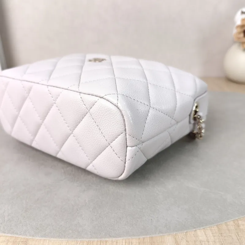 Chanel Crossbody Bag Crossbody Bag Pink Calfskin21.5 × 7.5 × 19 cm — detail view 10 of 14