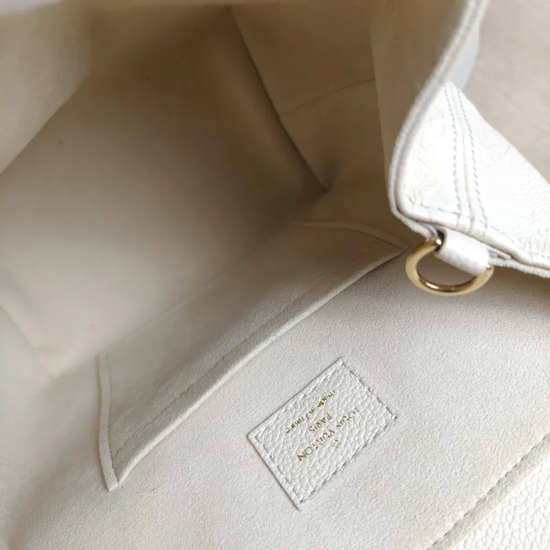 Louis Vuitton Backpack Backup Backpack White Calfskin One Size 20 × 14 × 22 cm — detail view 1 of 12