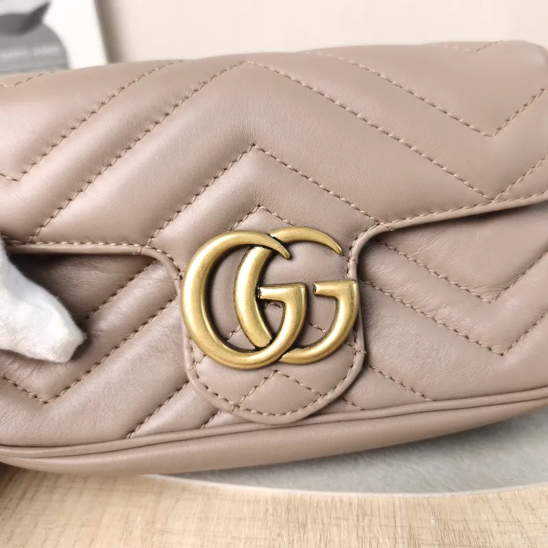 GUCCI Crossbody Bag GG Marmont Mini Marmont Mini Calfskinmini16.5 × 4.5 × 9.5 cm — detail view 1 of 11