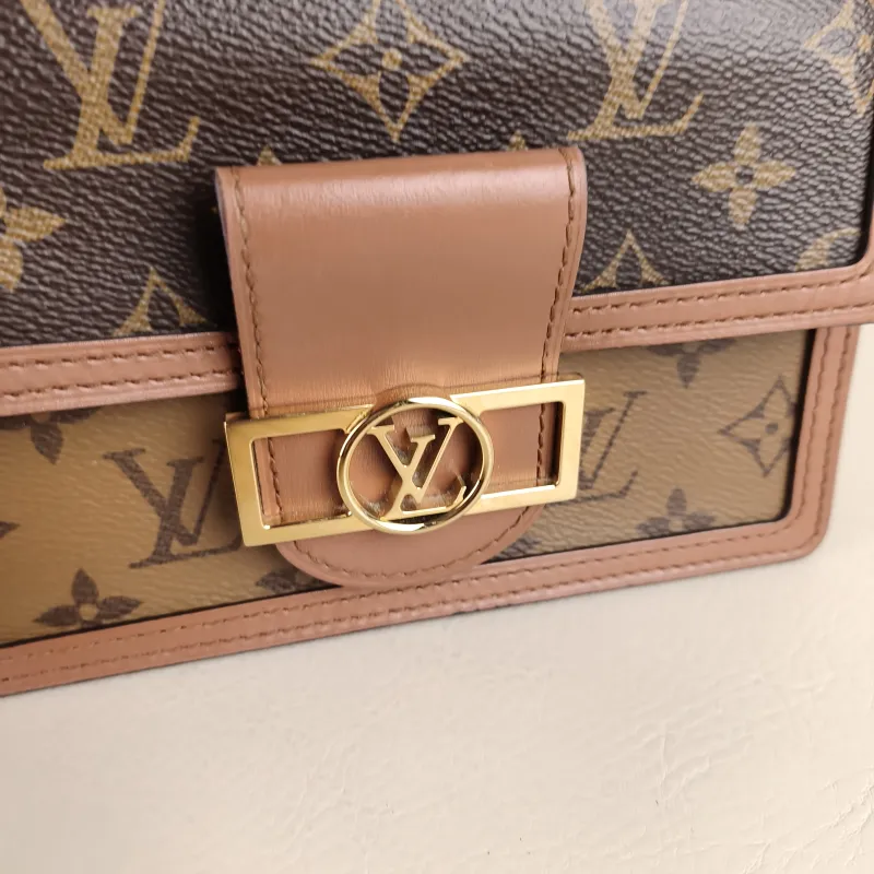 Louis Vuitton Crossbody Bag Dauphine Monogram PVC Mini 20 × 9 × 15 cm — detail view 6 of 12