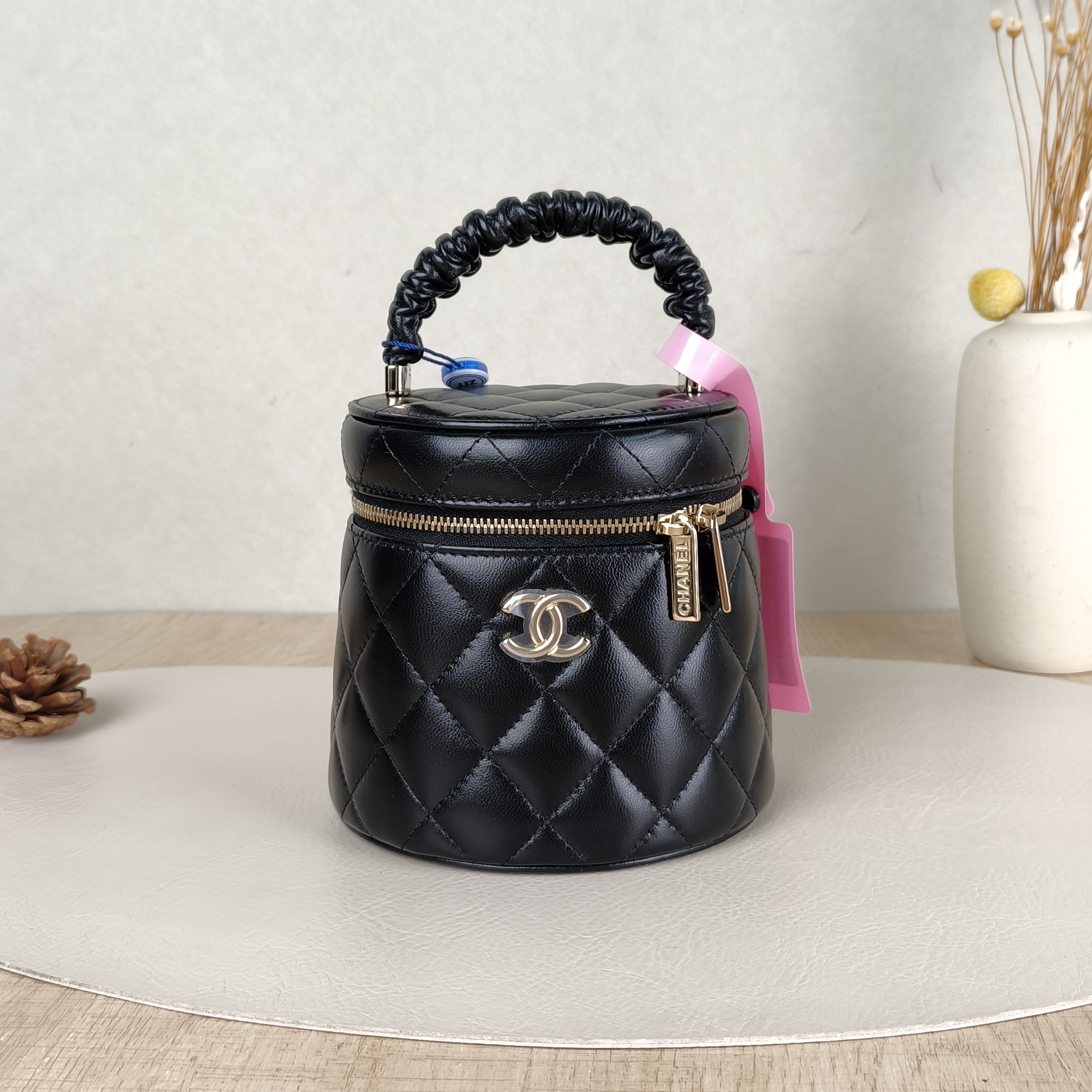Chanel Crossbody Bag Black Lambskin One Size13 × 11 × 12.5 cm