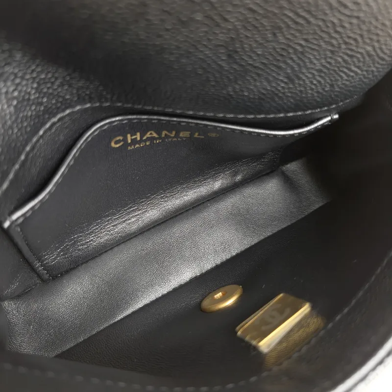 Chanel Crossbody Bag 23p Black Grained Calfskin 18 × 5 × 12 cm — detail view 7 of 10
