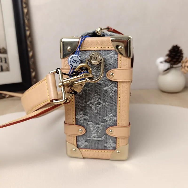 Louis Vuitton Crossbody Bag Side Trunk Box Grey Medium23.5 × 8.5 × 16 cm — cover view 4 of 10