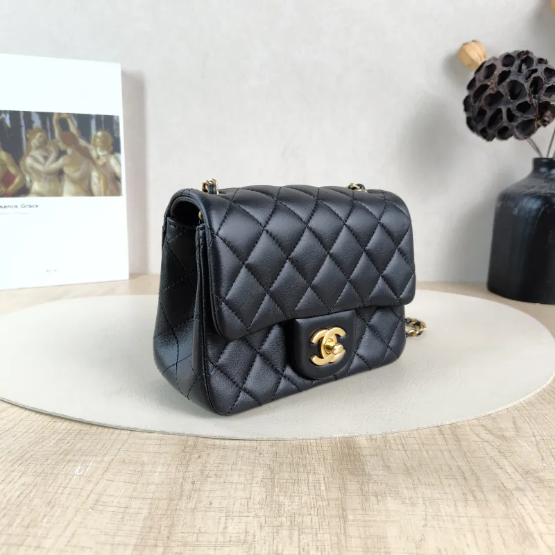 Chanel Crossbody Bag Black Lambskin One Size 17 × 8 × 13.5 cm — cover view 4 of 5