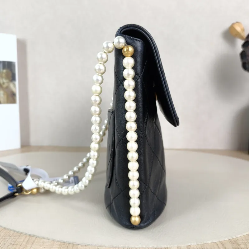 Chanel Crossbody Bag Pearl Crossbody Bag Black Calfskin One Size18.5 × 7.5 × 19 cm — detail view 11 of 11