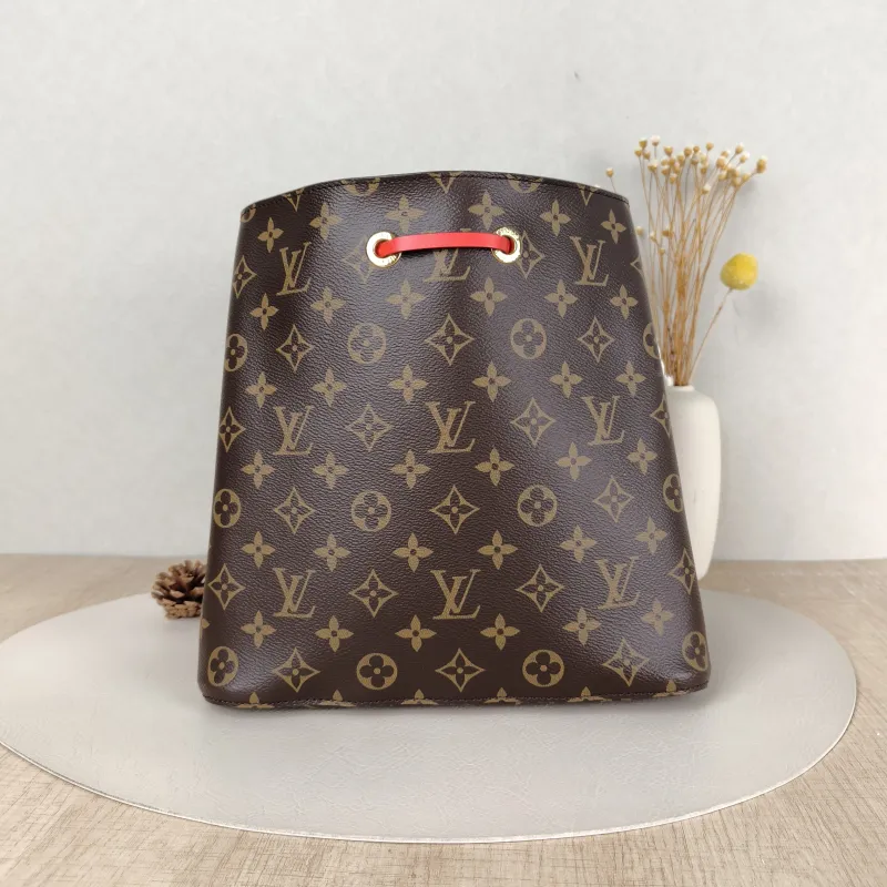 Louis Vuitton Shoulder Bag NÉONOÉ Bucket Bag PVC Medium 26 × 17.5 × 26 cm — cover view 5 of 5