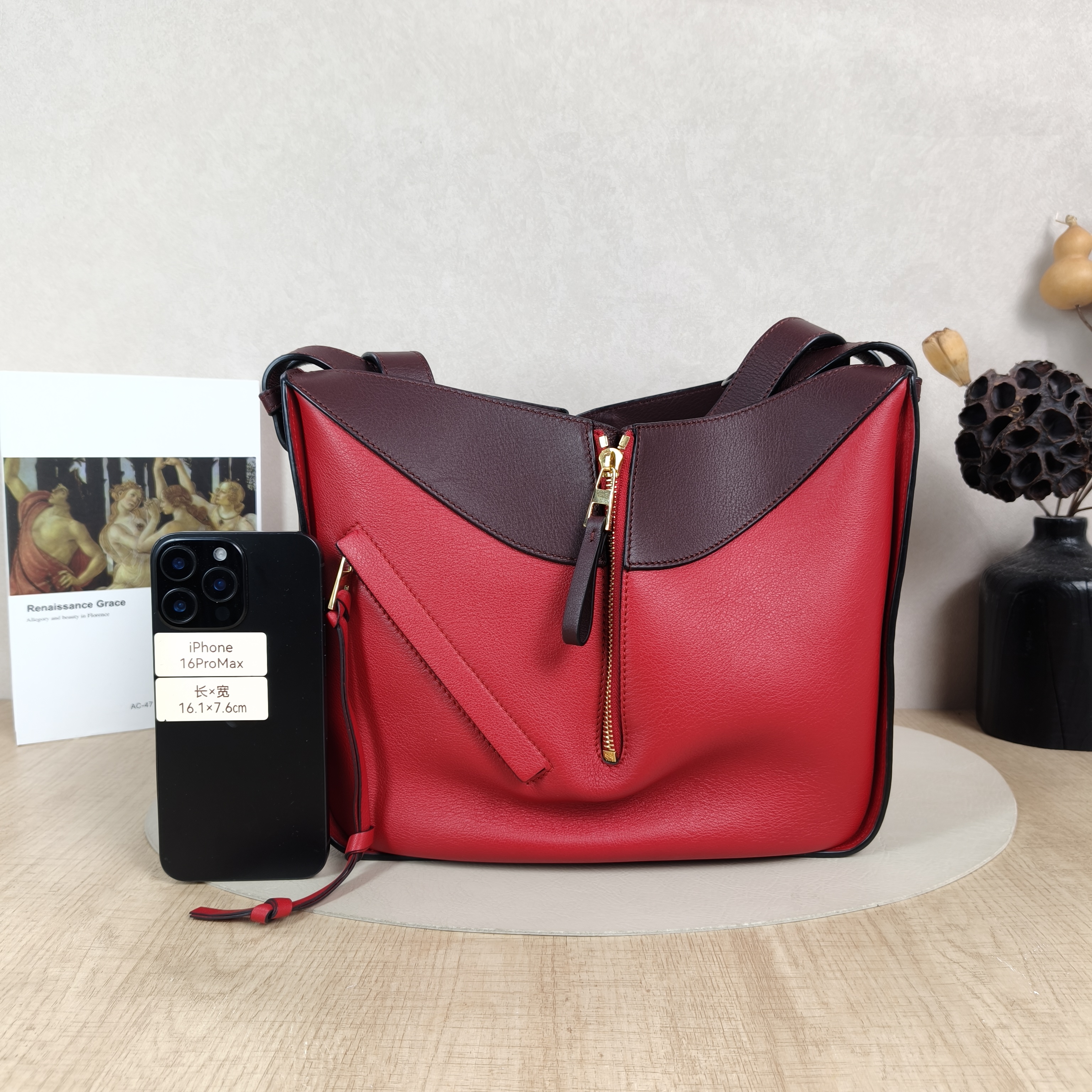 LOEWE Crossbody Bag Hammock Red Calfskin Medium29 × 14 × 32 cm — cover view 3 of 6
