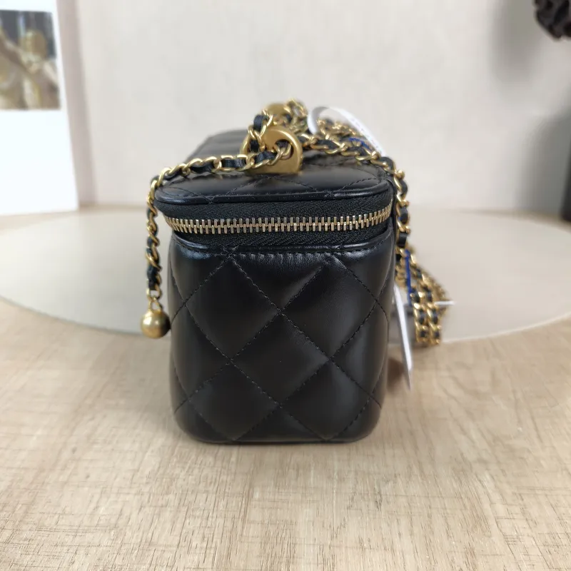 Chanel Crossbody Bag Black Calfskin One Size 16 × 8 × 9.5 cm — detail view 8 of 12