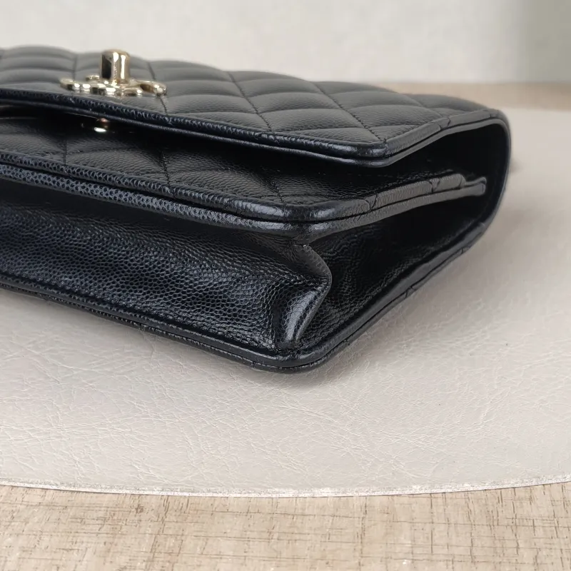 Chanel Crossbody Bag coco crush woc Black Grained Calfskinmini19.2 × 3.5 × 12.3 cm — detail view 4 of 13
