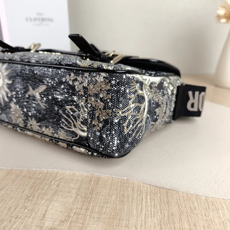 DIOR Crossbody Bag Magica Messenger Messenger Bag Black Canvas · Calfskin Small 21 × 8 × 17 cm — detail view 3 of 11