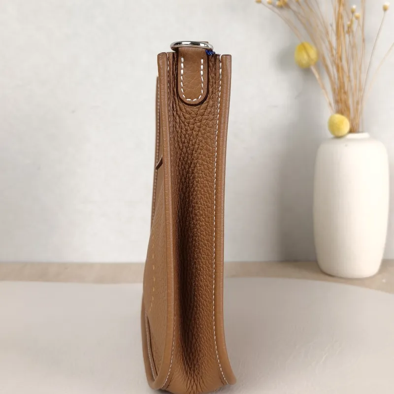 Hermès Crossbody Bag Evelyne Mini 16 Mini 16 Taurillon Clemence TC Calfskin Mini 17 × 5.5 × 18 cm G — detail view 7 of 8