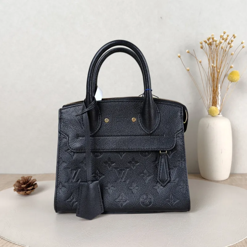 Louis Vuitton Crossbody Bag Pont Neuf Shoulder Bag Black Calfskinmini22.5 × 11 × 19 cm