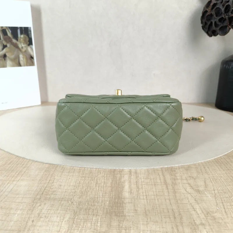 Chanel Crossbody Bag Lambskin One Size 17 × 8 × 13.5 cm — cover view 2 of 6
