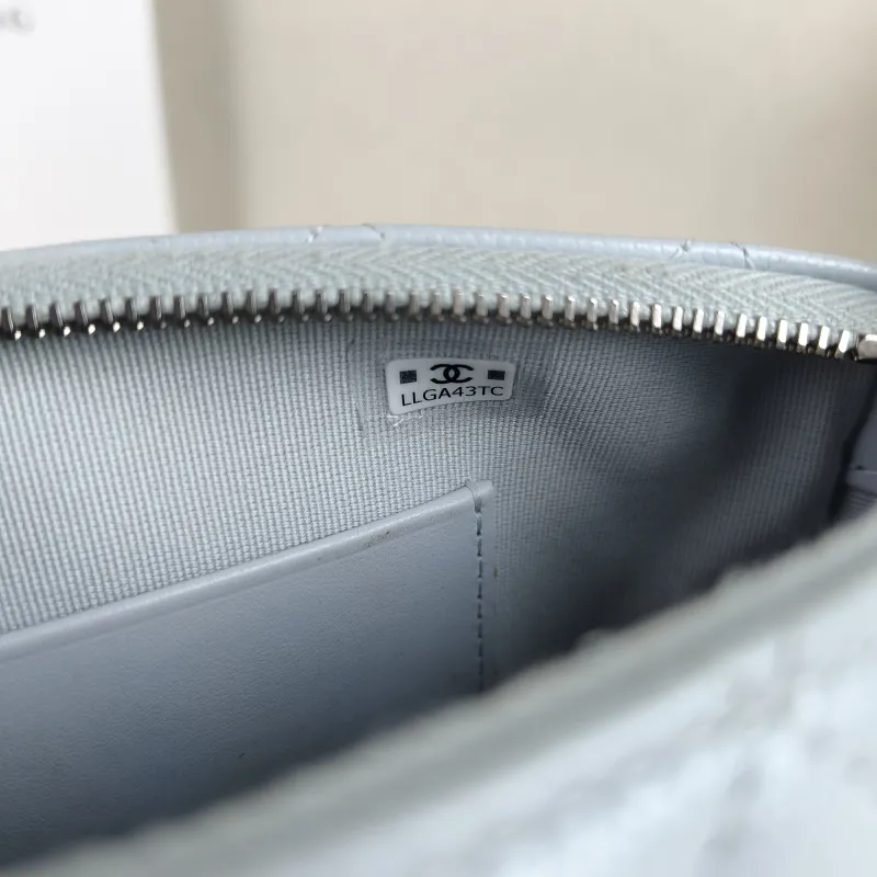 Chanel Crossbody Bag Blue Grained Calfskin 21 × 5.5 × 12 cm — detail view 8 of 13