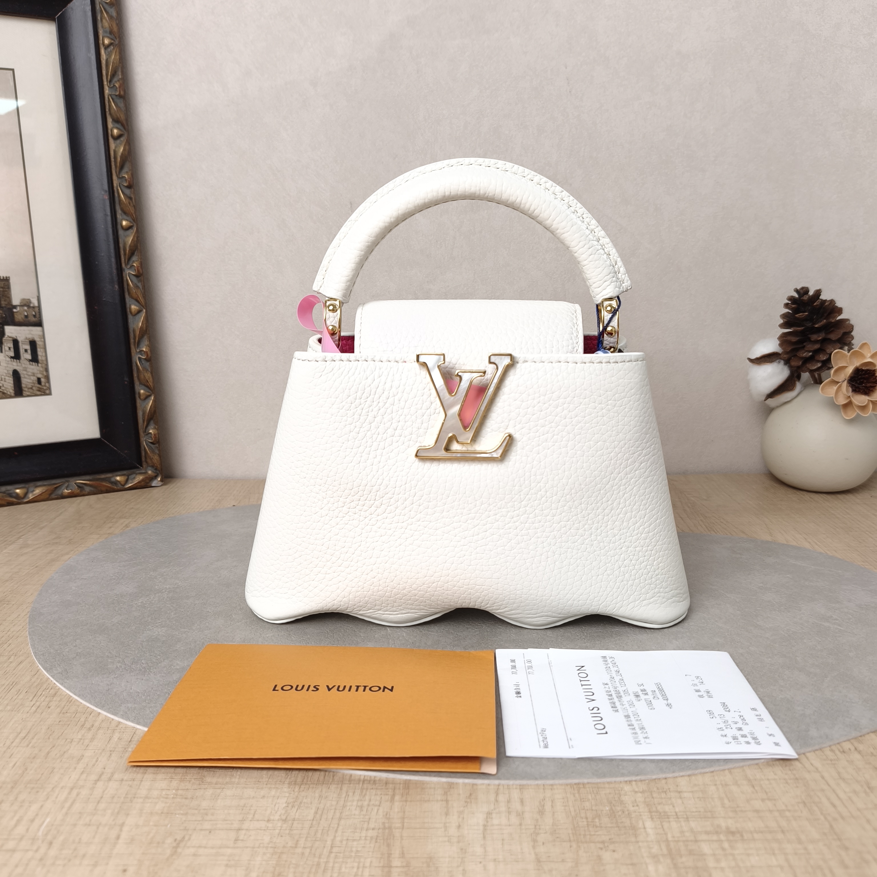 Louis Vuitton Crossbody Bag Capucines White Calfskinmini22 × 7.5 × 14 cm — cover view 6 of 6